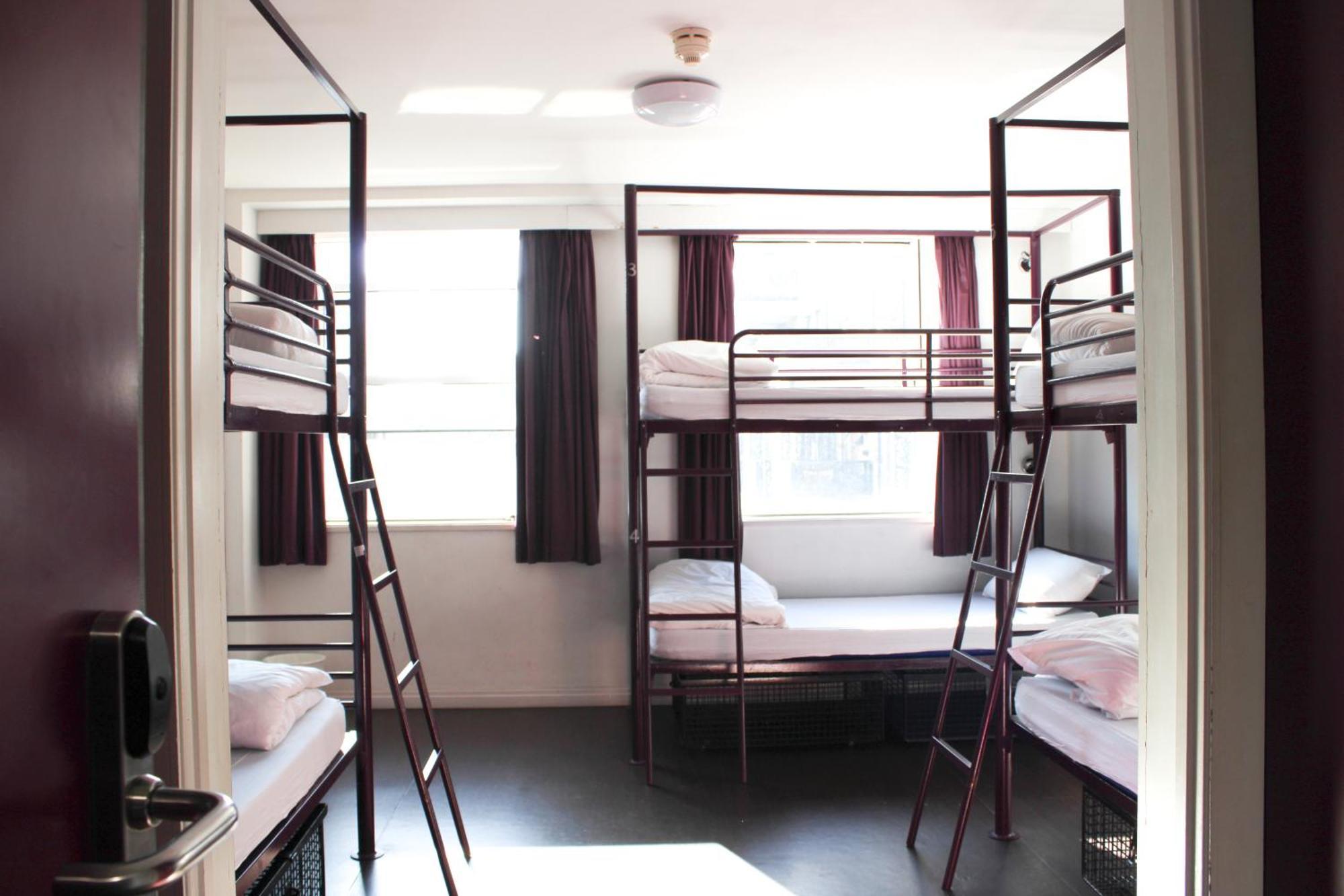 Bed 6-Bed Mixed Dorm
